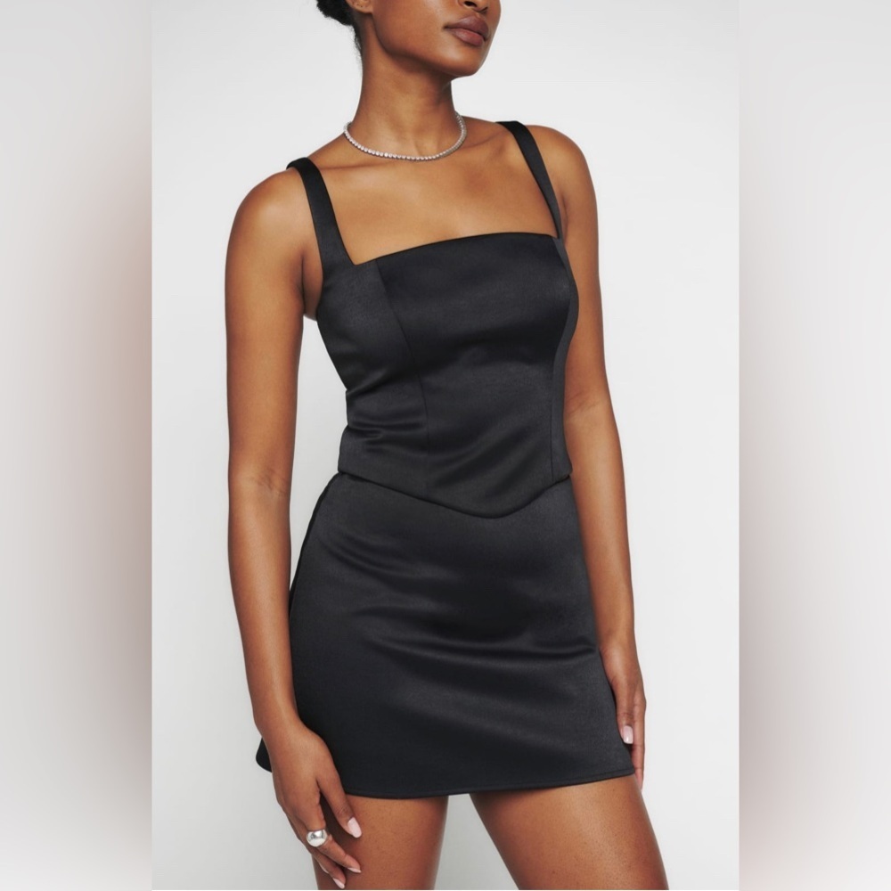 BNWT Reformation Two Pieces Set Vancouver Black Satin size 6 - Picture 3 of 13